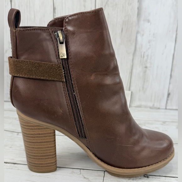 Brown Ankle Boot Bootie Zip Up Faux Leather Strap Target Womens 6.5 Block Heel - Picture 6 of 14